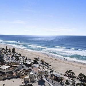 Surfers International Apartments
